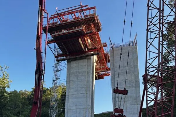 COWI and Bot Construction Group approach critical stage&nbsp;in cantilever construction of the William Halton Parkway crossing